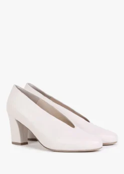 New DANIEL Aneso Cream Leather V Front Court Shoes