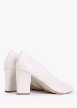 New DANIEL Aneso Cream Leather V Front Court Shoes