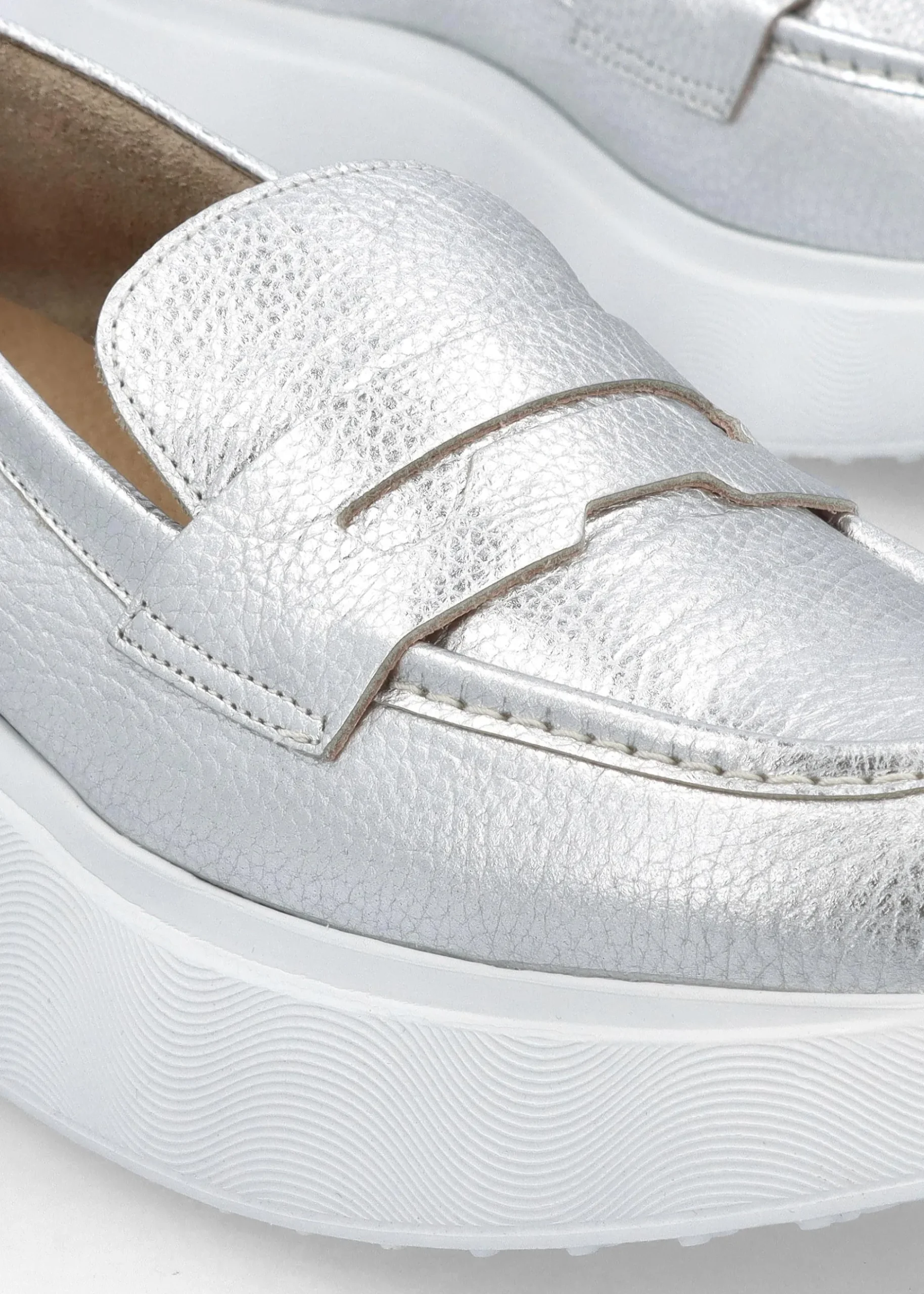 Fashion WONDERS Estela Silver Leather Chunky Loafers