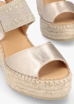 New DANIEL Istitch Gold Leather Wedge Espadrilles