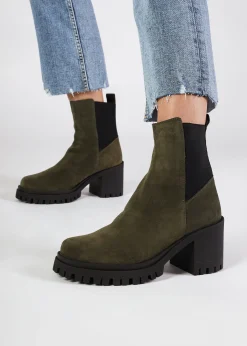 New DANIEL Luxor Green Suede Block Heel Chelsea Boots