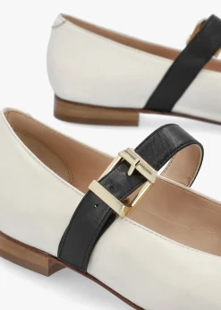 New DANIEL Nancy White Leather Pointed Toe Pumps