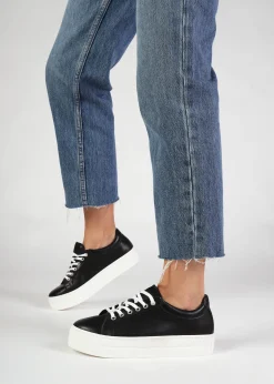 Fashion DANIEL Piccadilly Circus Black Leather Flatform Trainers