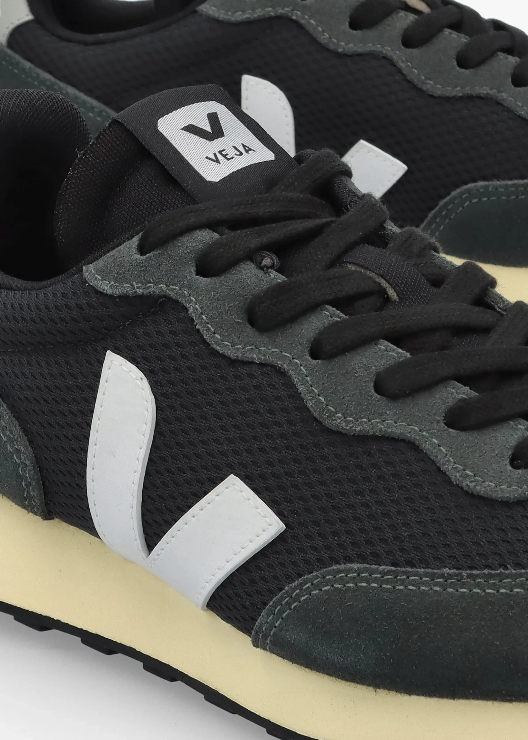 Sale VEJA Women's Rio Branco II Ripstop Alveomesh Black White Trainers